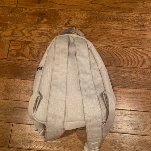 NWOT Herschel Cream Backpack - Picture 5 of 7